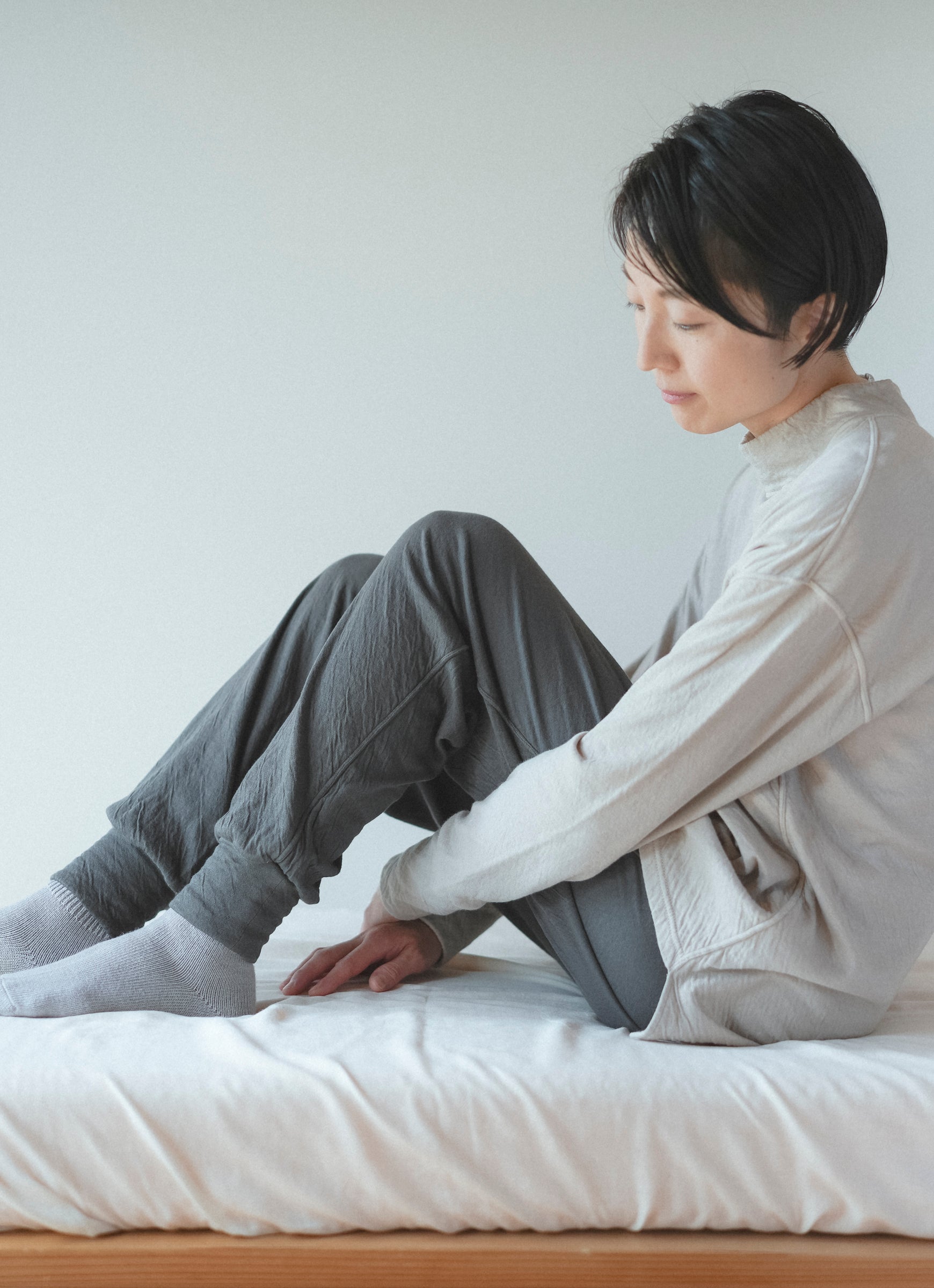 シルク混なめらかリラックスパンツ – ao daikanyama