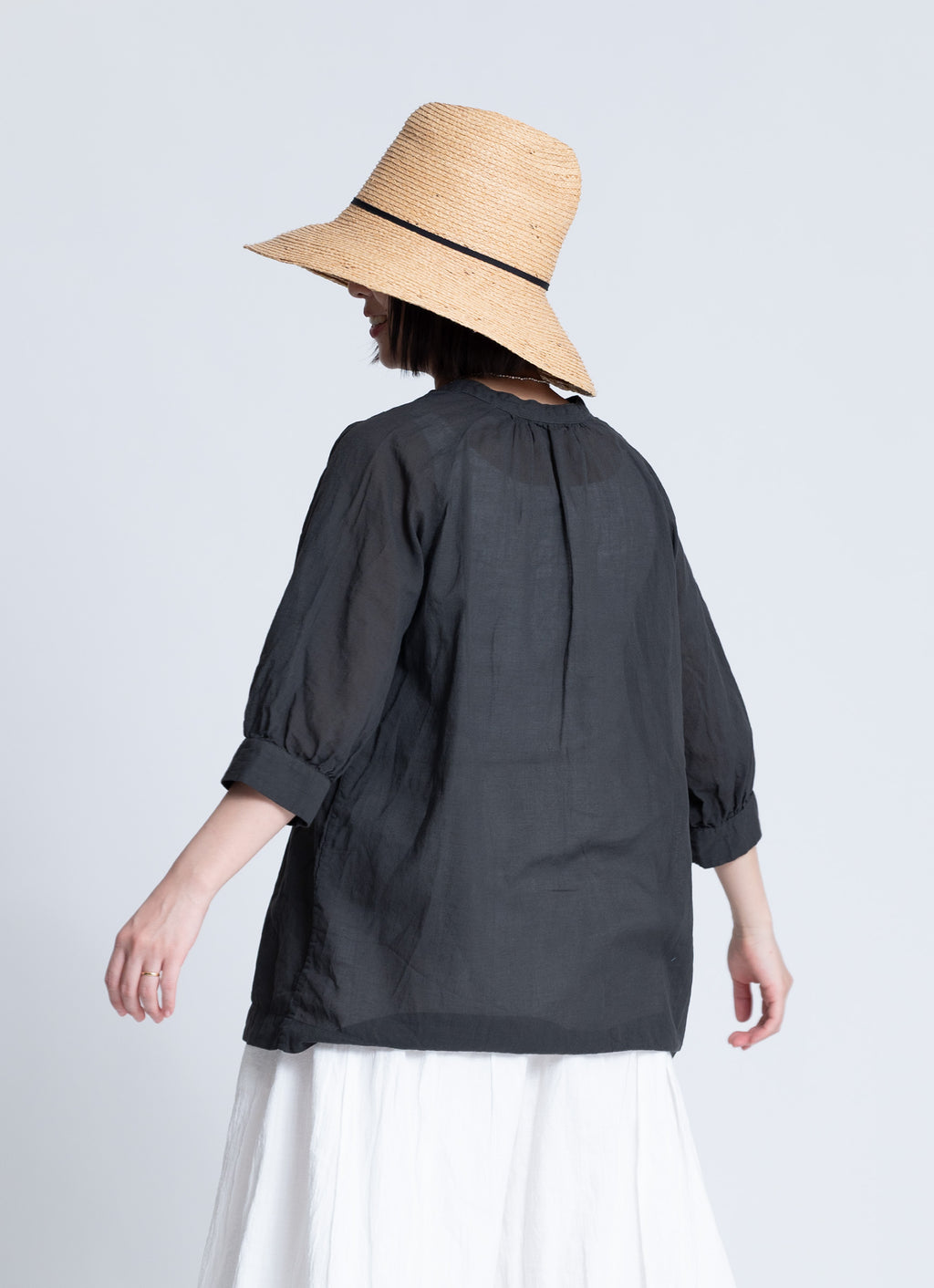 ガーゼオーバーブラウス