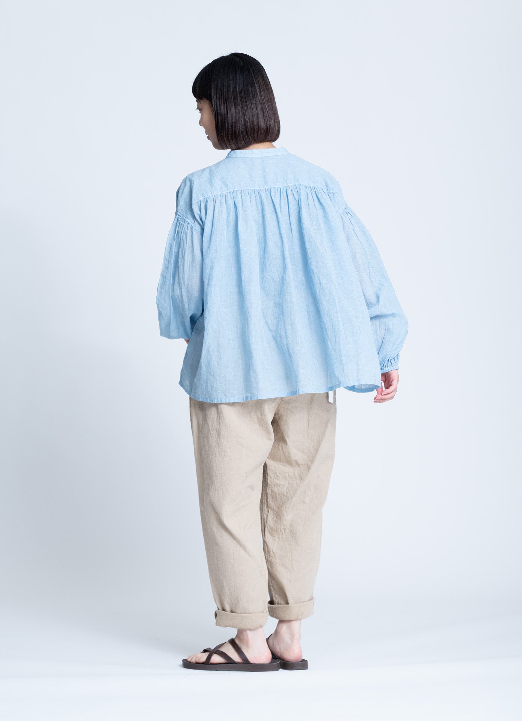 コットンリネンギャザーブラウス