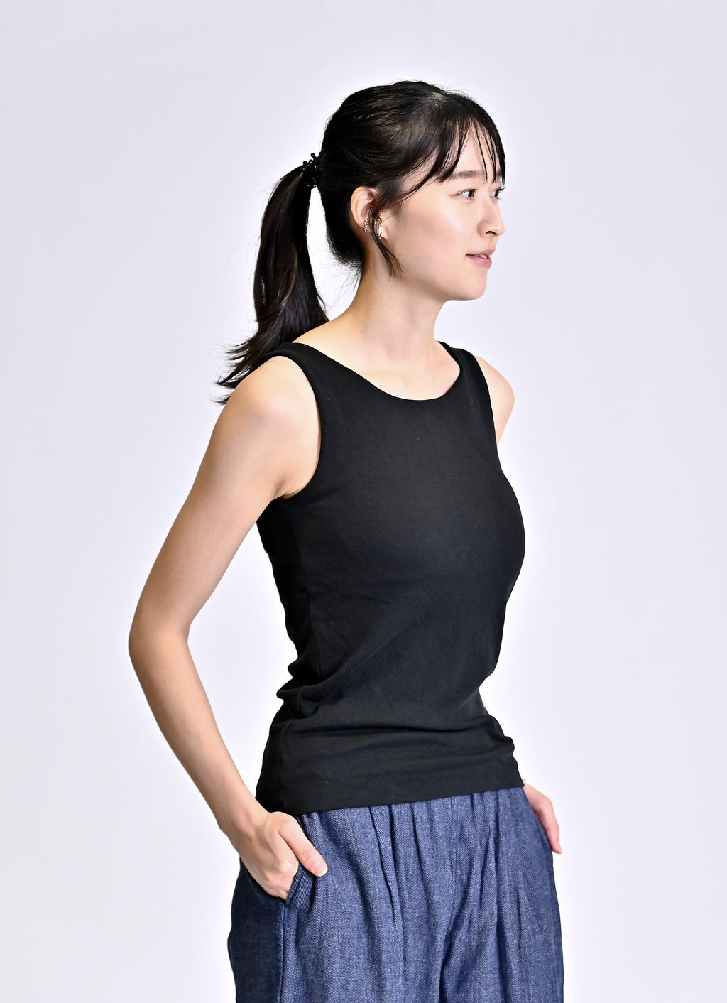 シルク混なめらかカップ付きタンクトップ