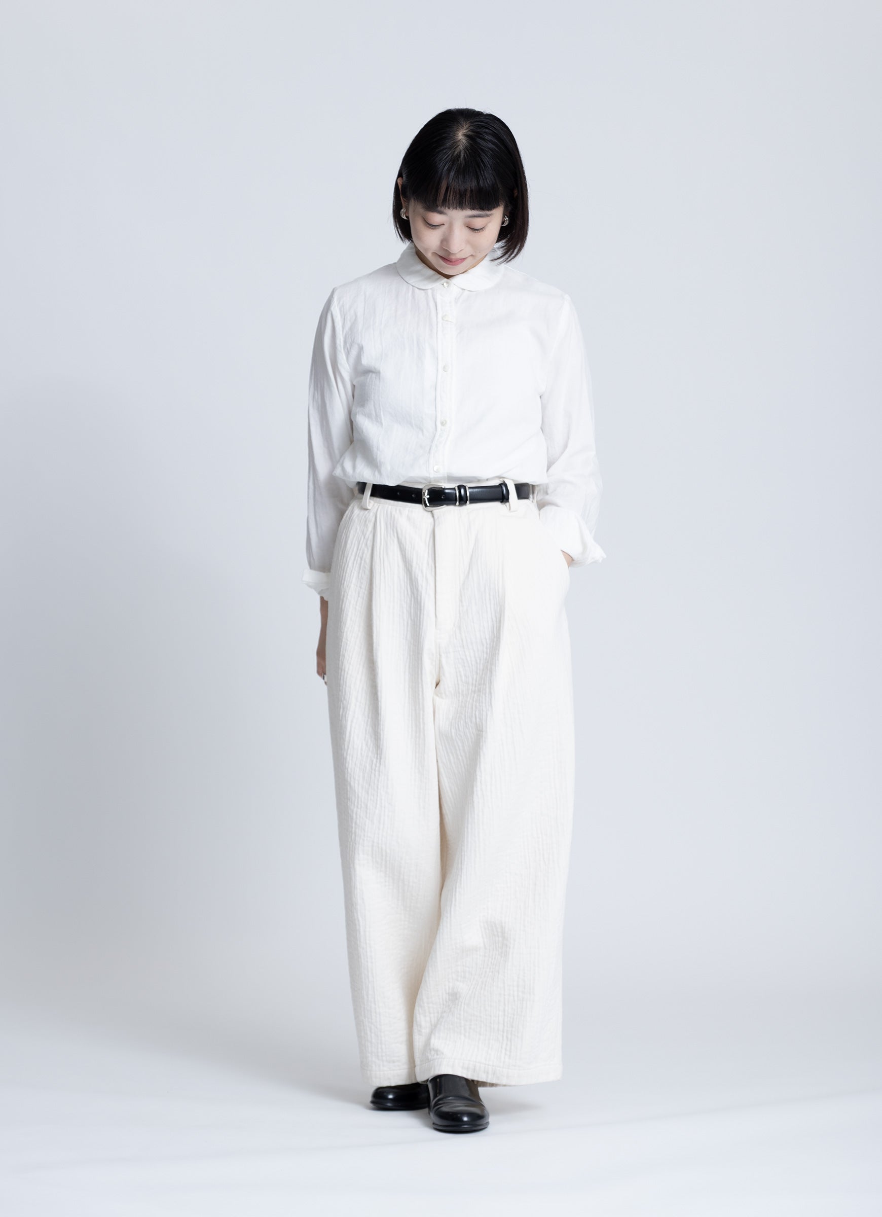 ラウンドカラーブラウス