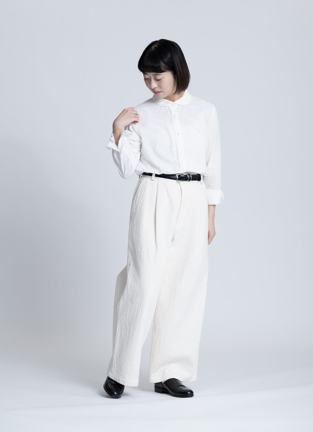 ラウンドカラーブラウス