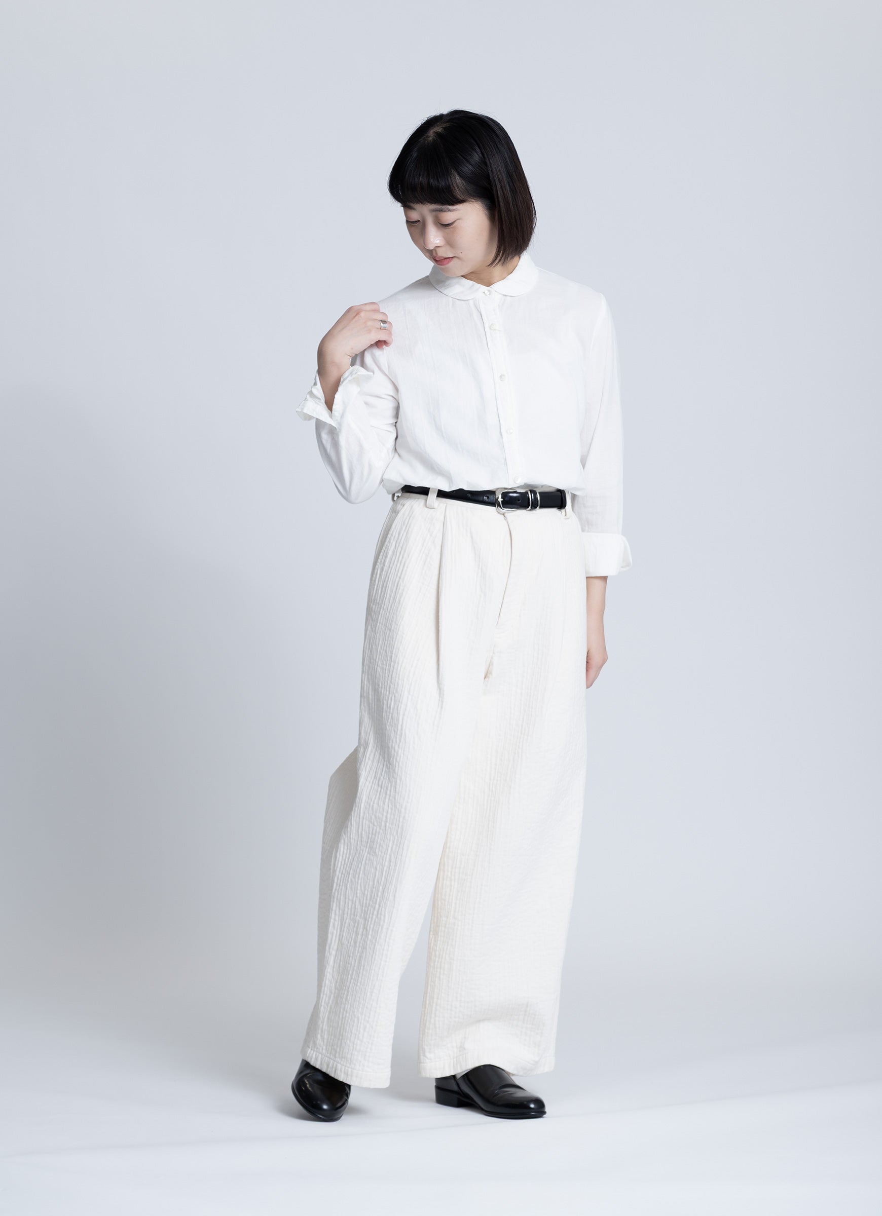 ラウンドカラーブラウス