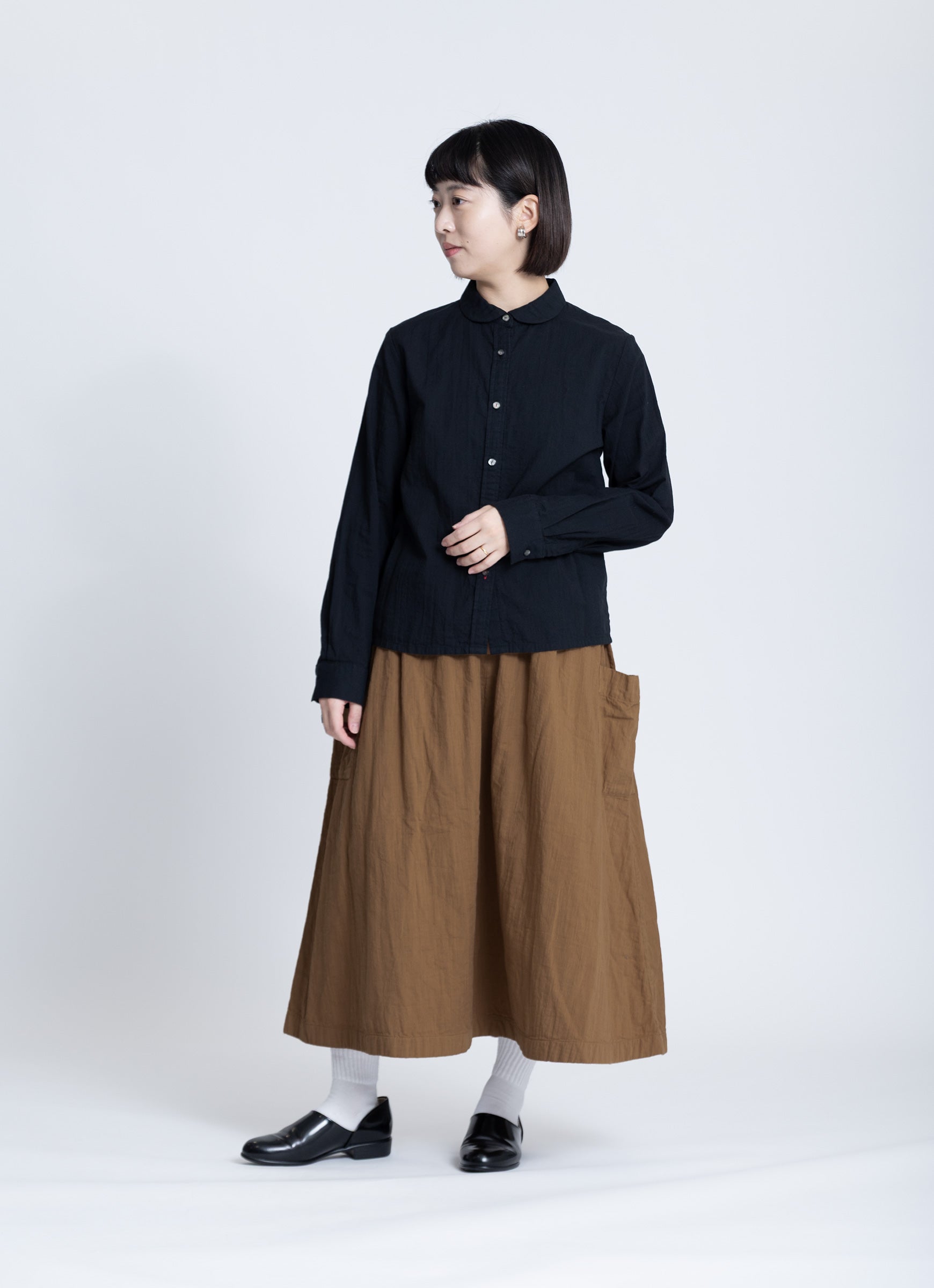 ラウンドカラーブラウス