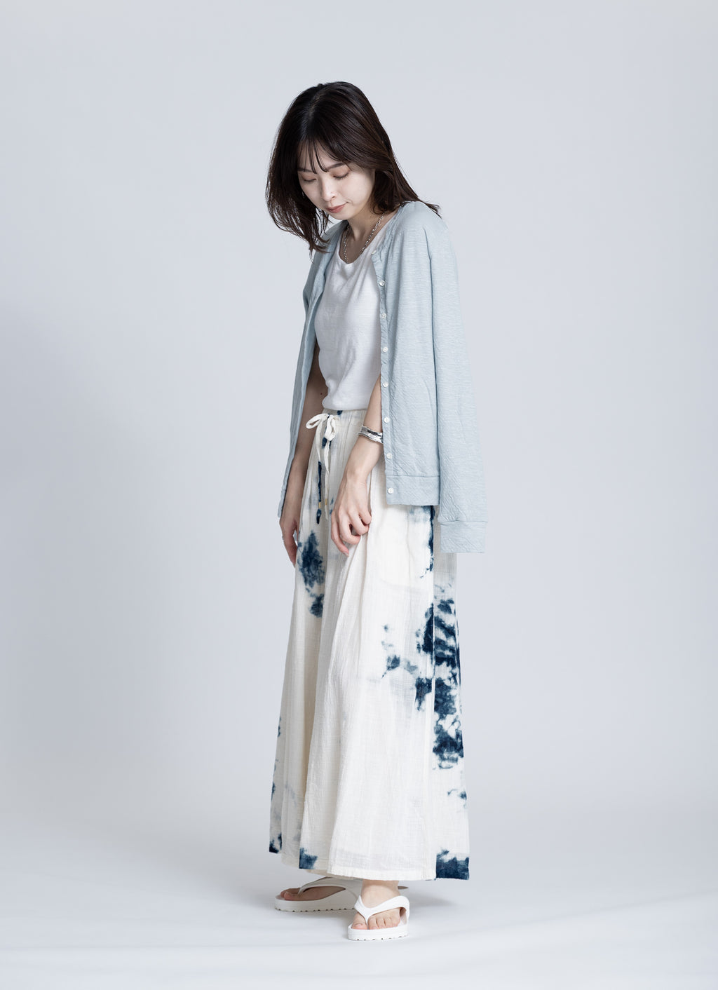 クルーネックカーディガン