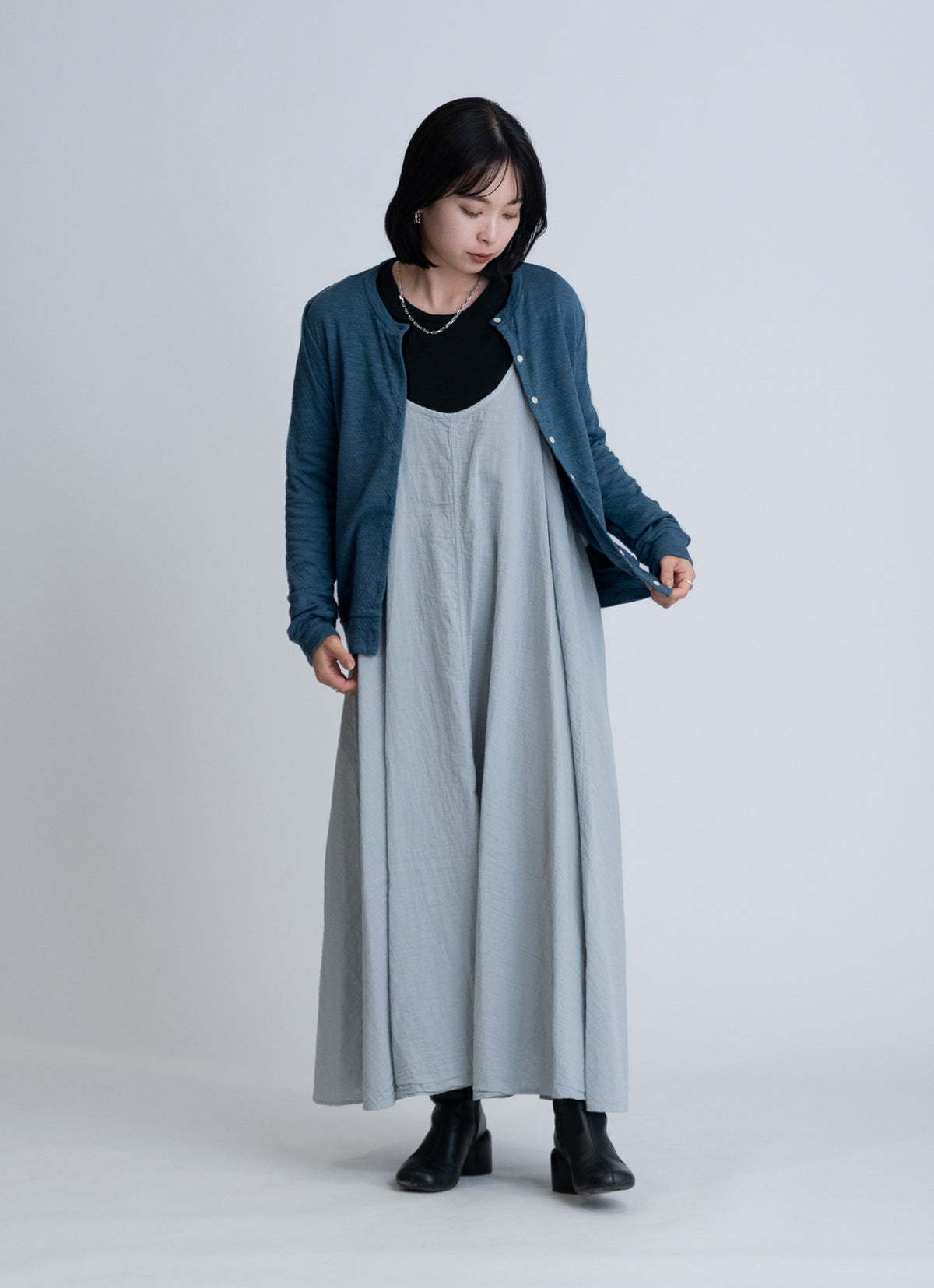 クルーネックカーディガン