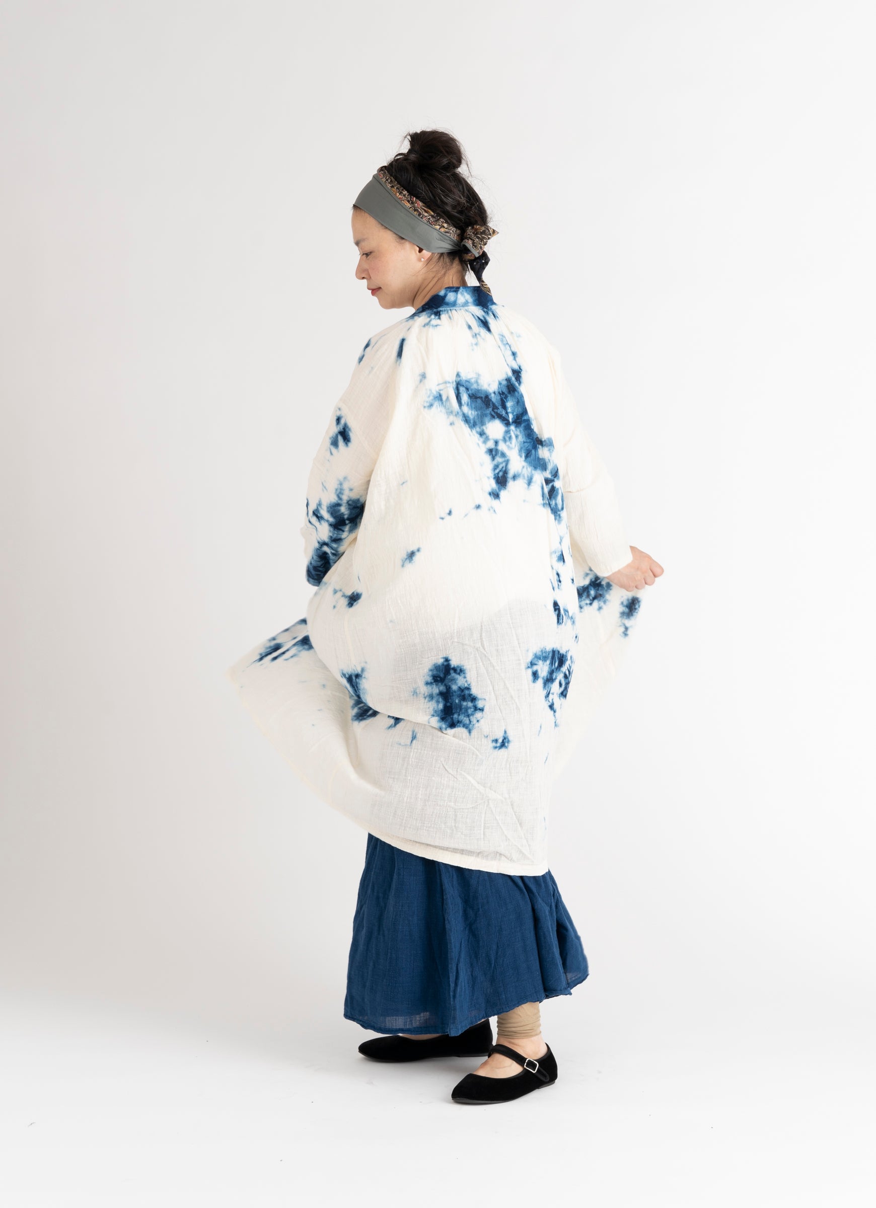 藍染ガーゼギャザーガウン