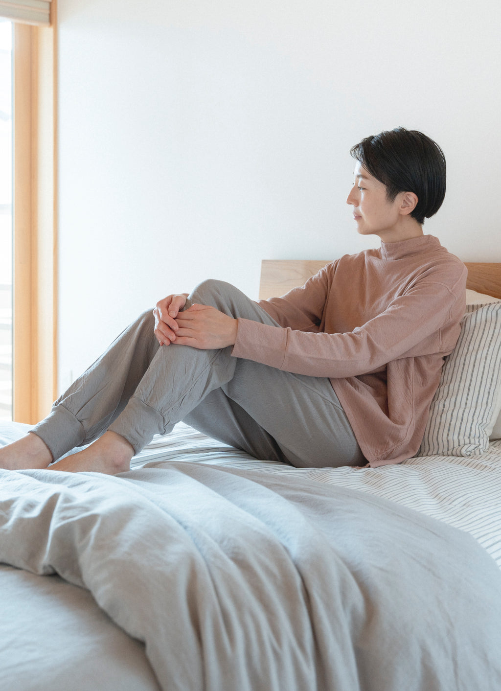 シルク混なめらかスタンドネックプルオーバー