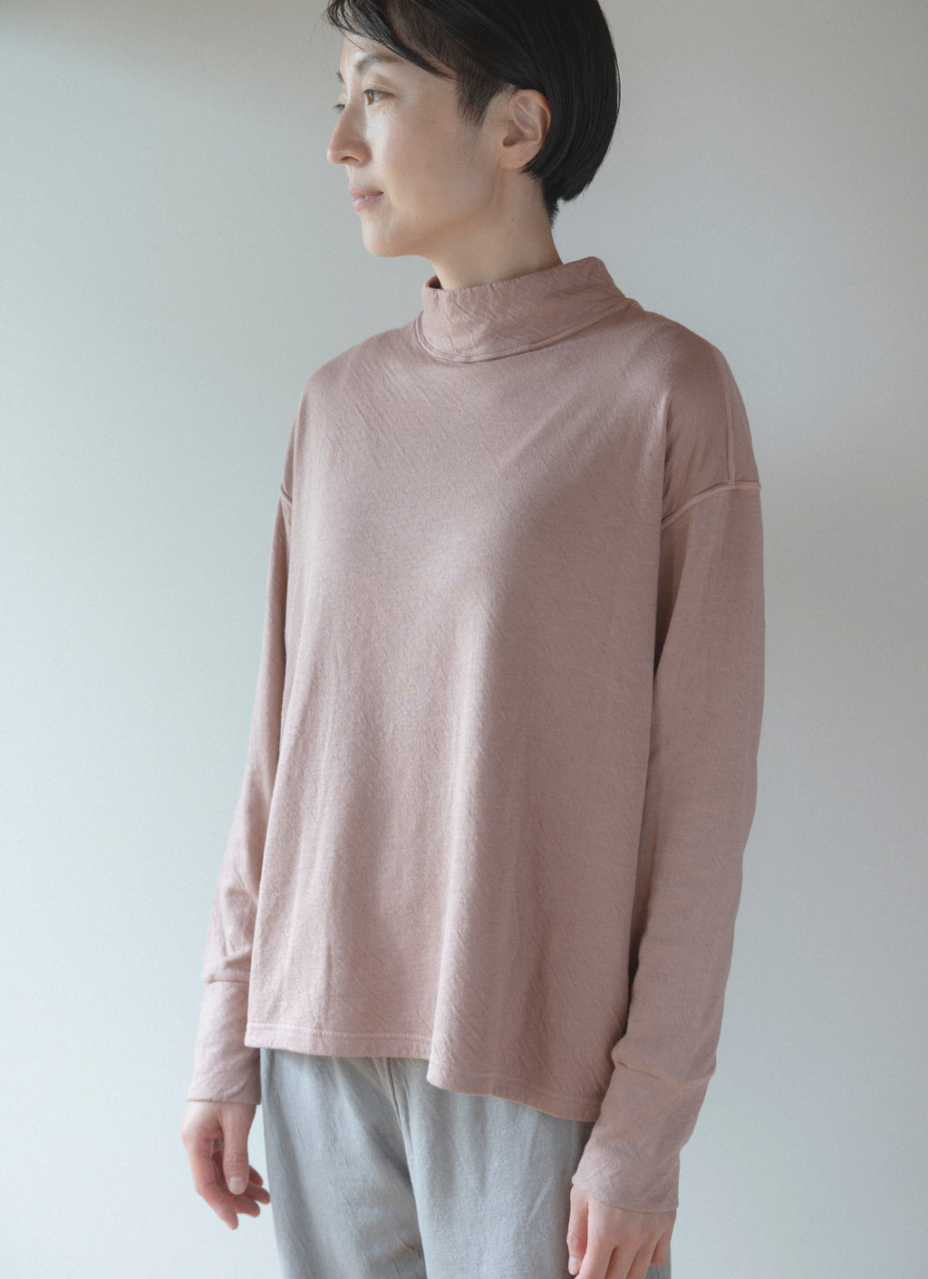 シルク混なめらかスタンドネックプルオーバー