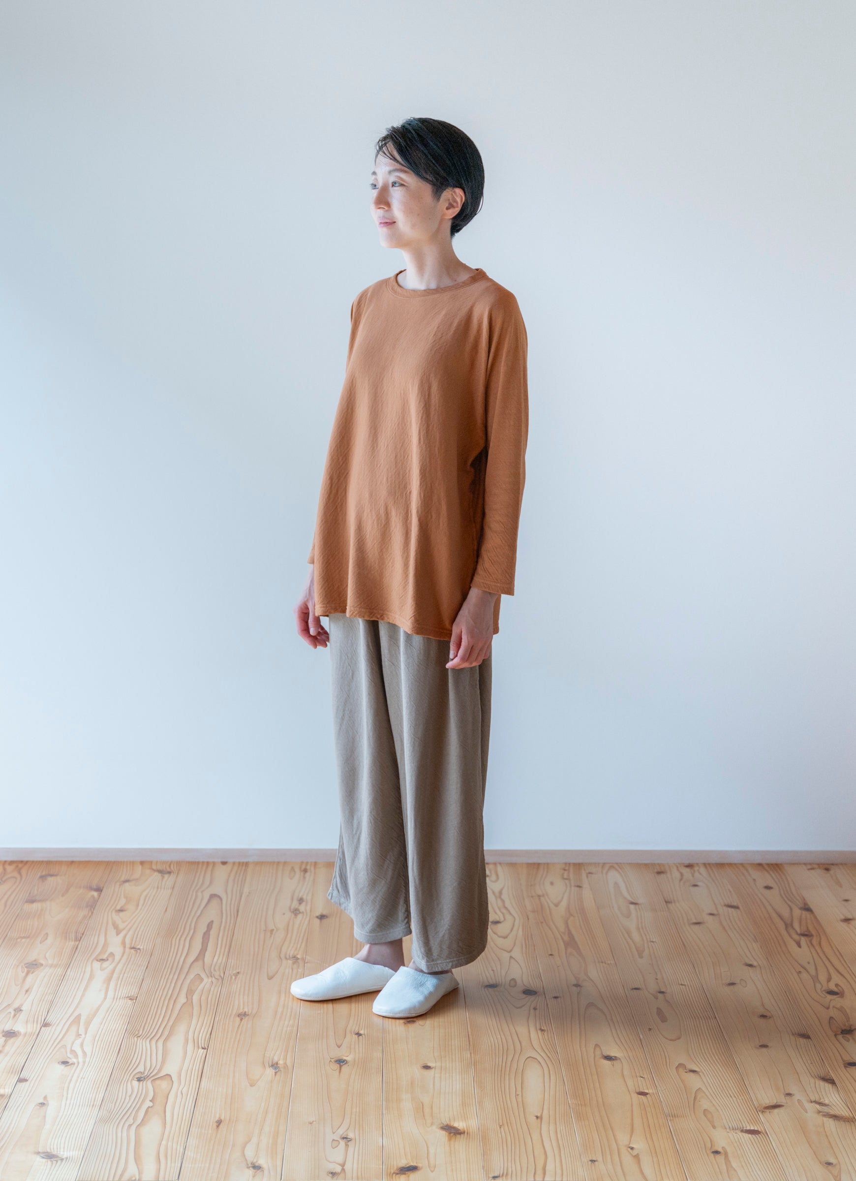 シルク混なめらかリラックスワイドパンツ