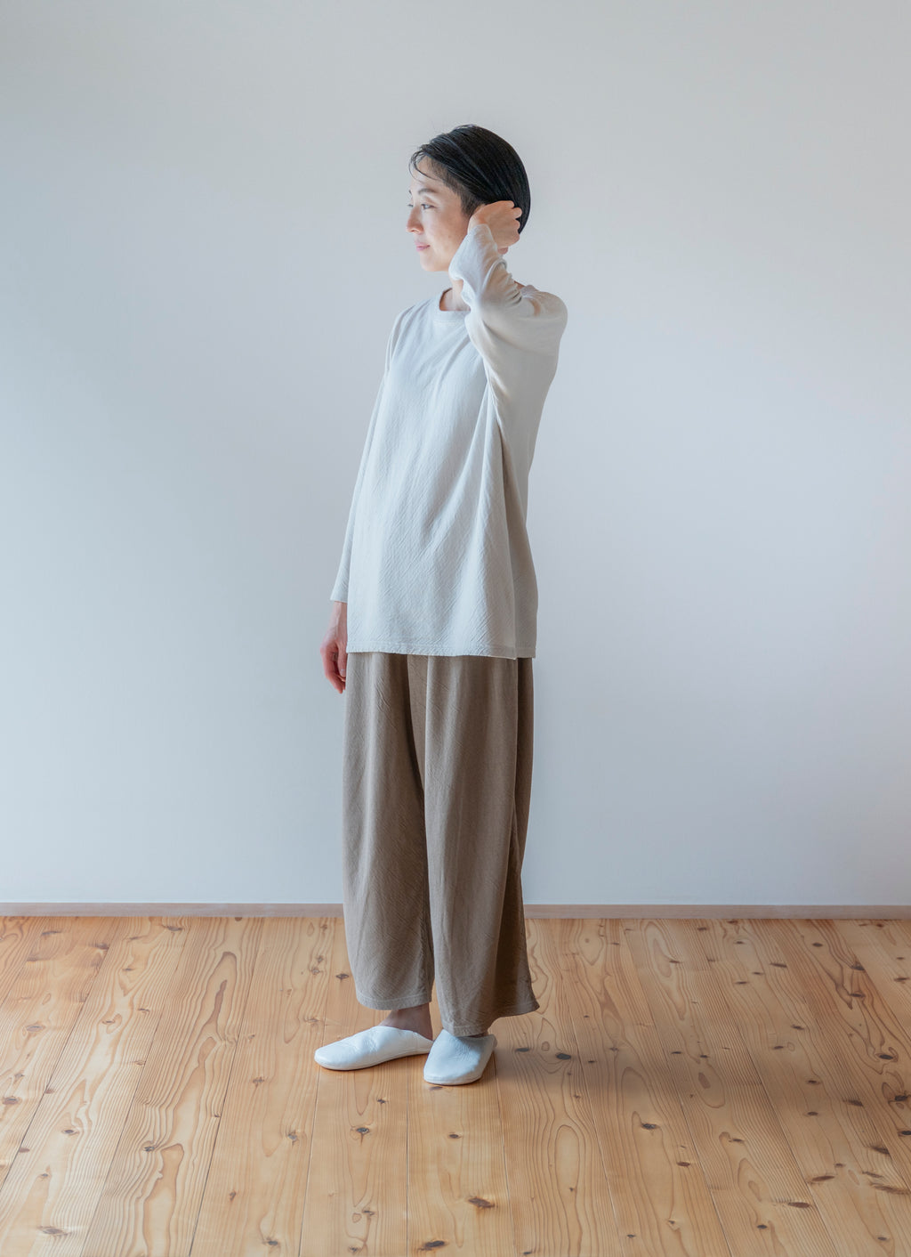 シルク混なめらかリラックスワイドパンツ