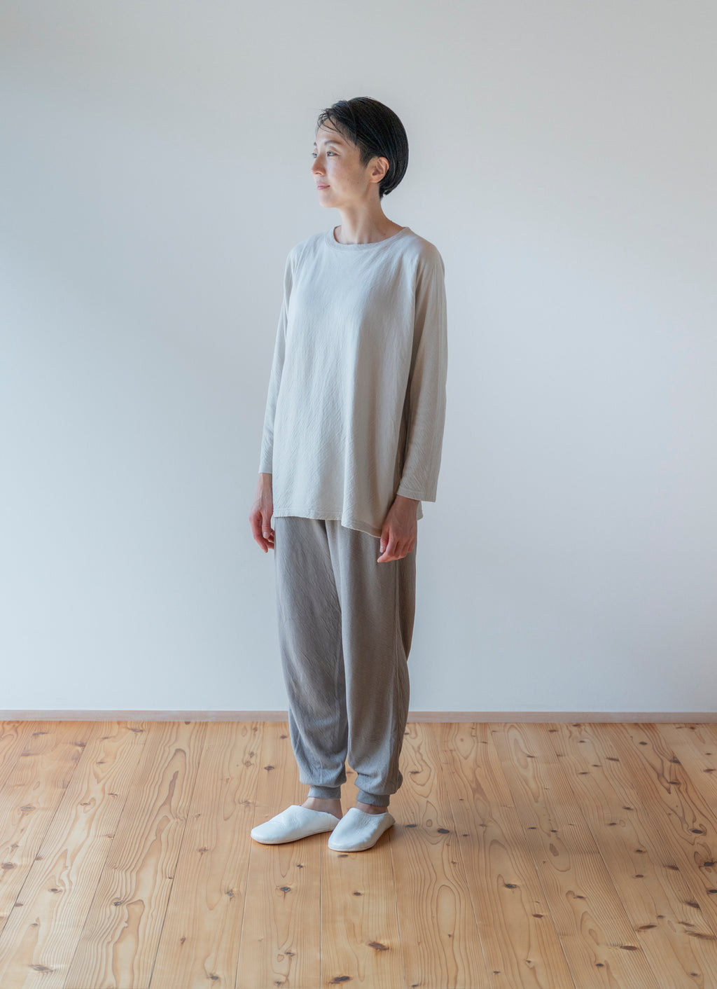 シルク混なめらかクルーネックプルオーバー