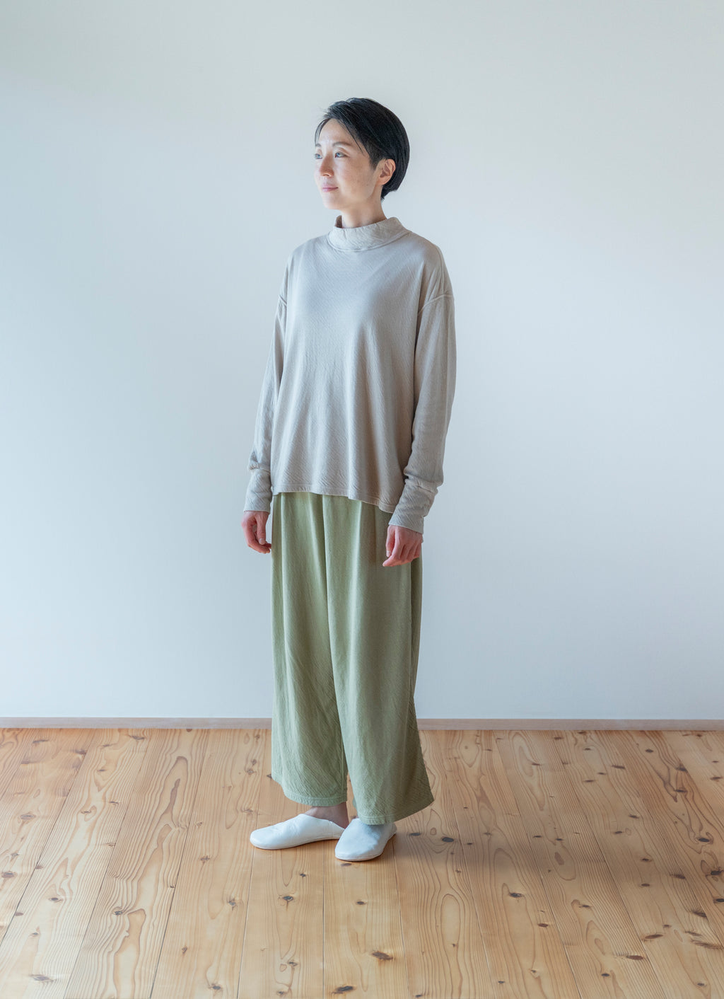 シルク混なめらかリラックスワイドパンツ