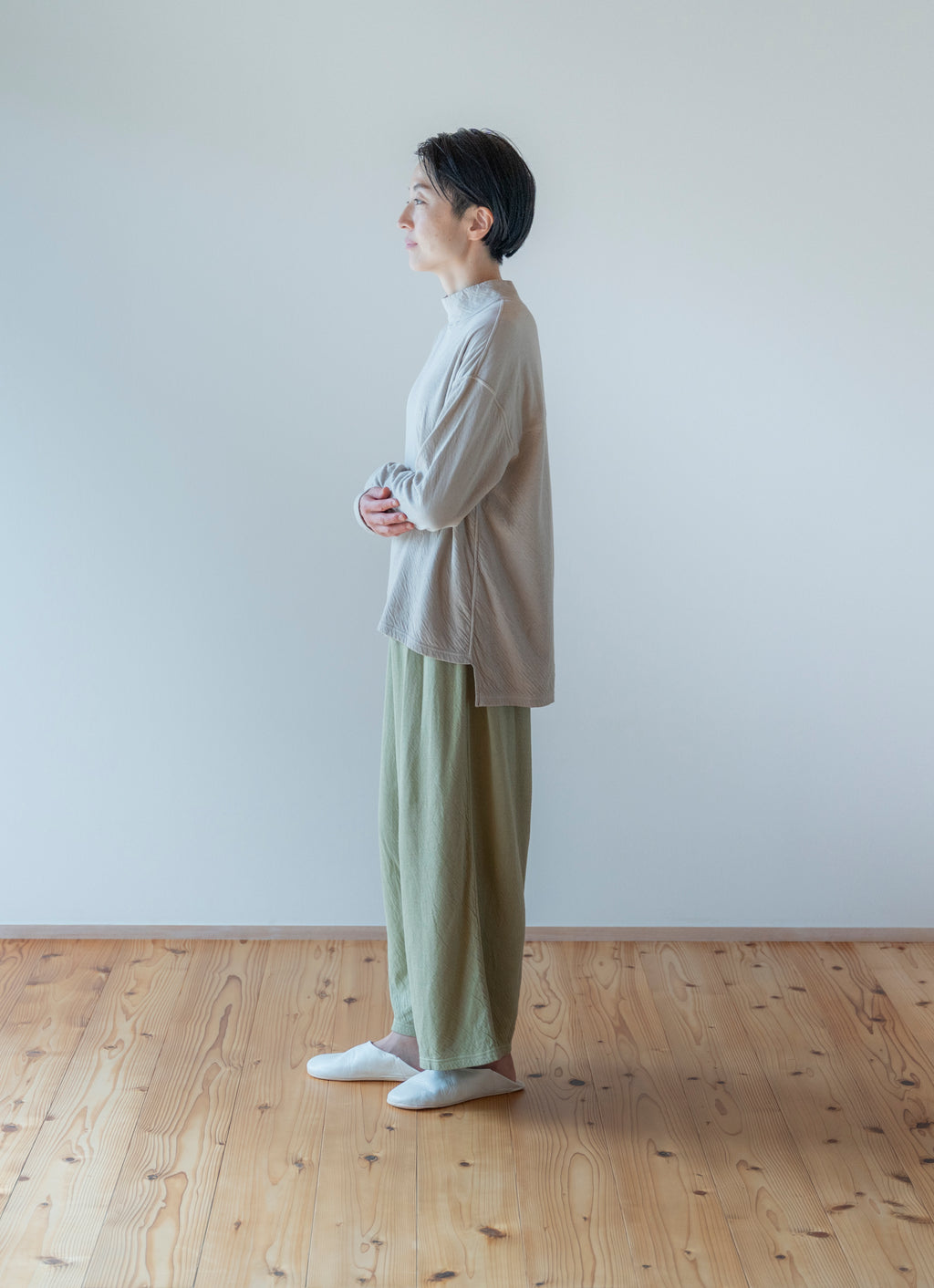 シルク混なめらかリラックスワイドパンツ