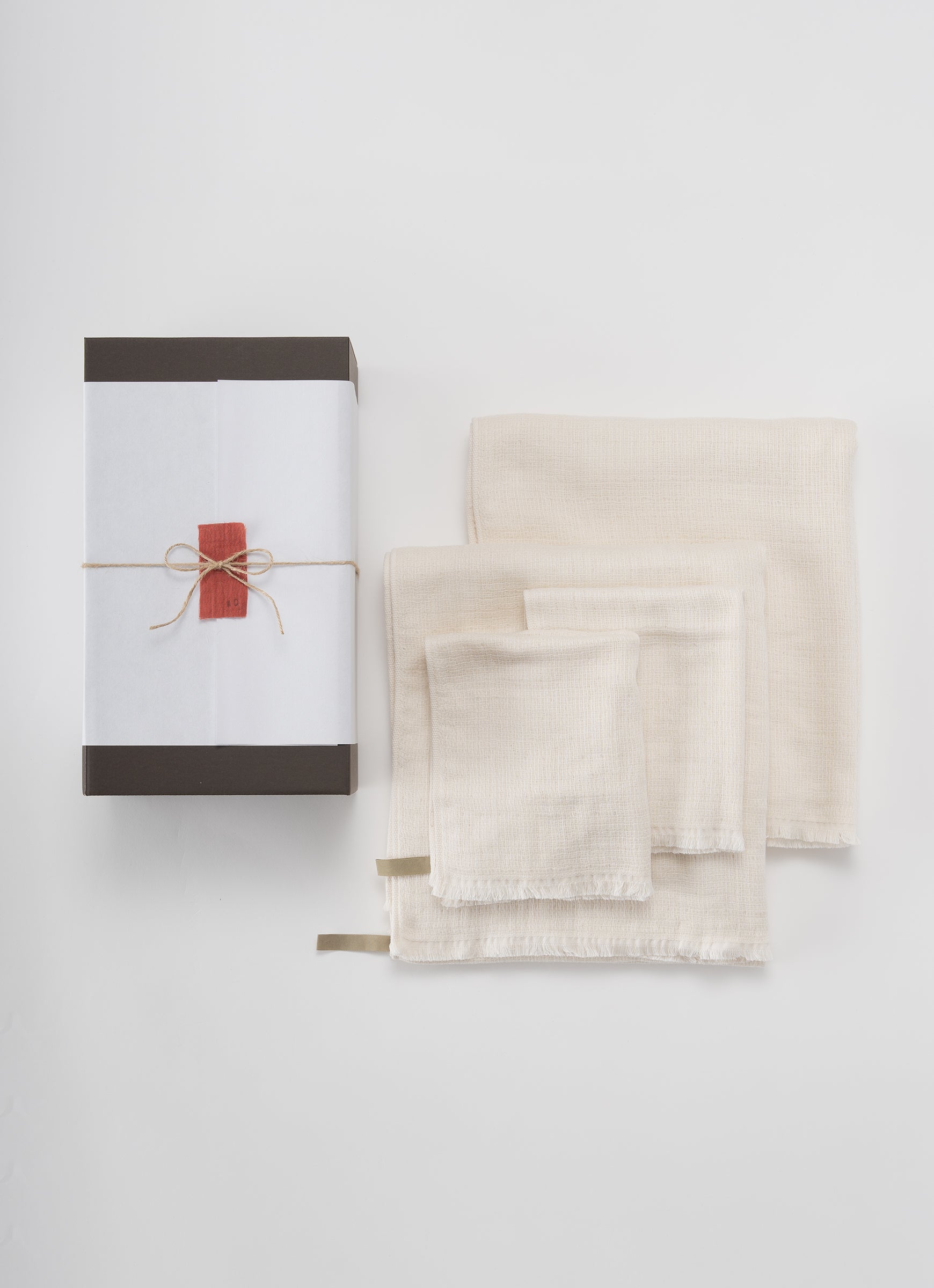 【GIFT BOX】立体織りオーガニックコットンガーゼゲストタオル2枚・バスタオル2枚セット