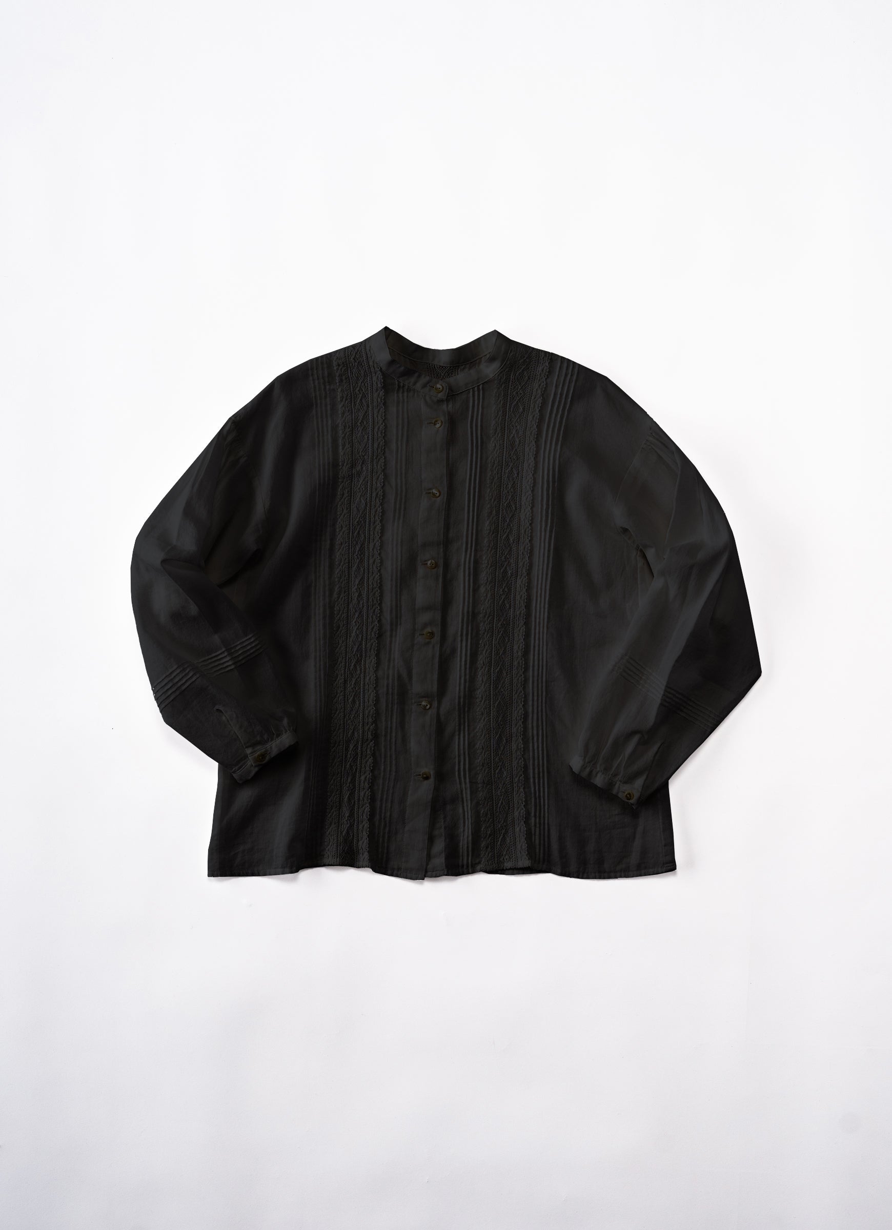 ピンタックレースブラウス