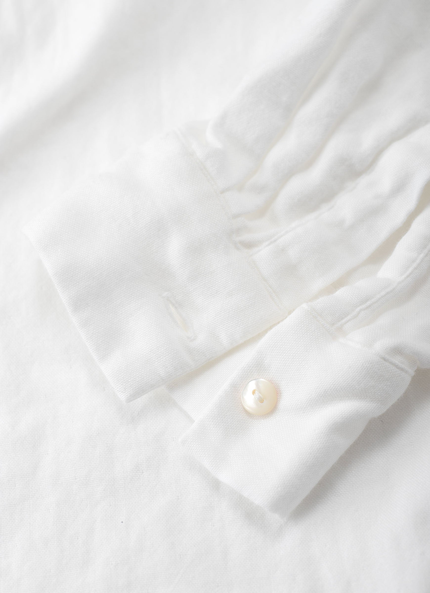 バンドカラーブラウス