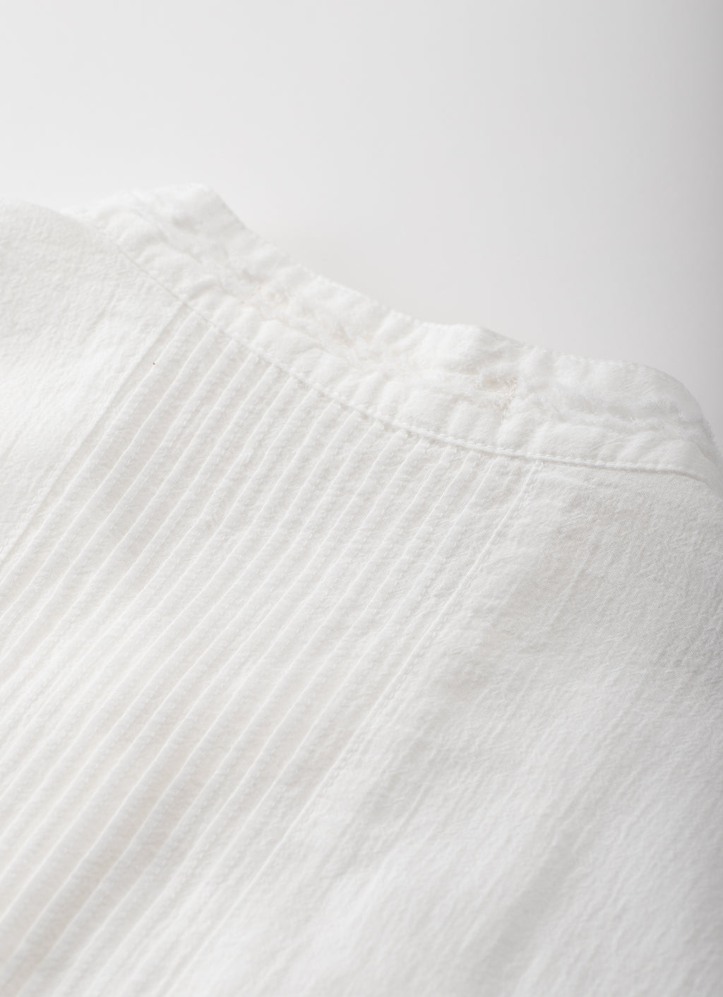 タックブラウス