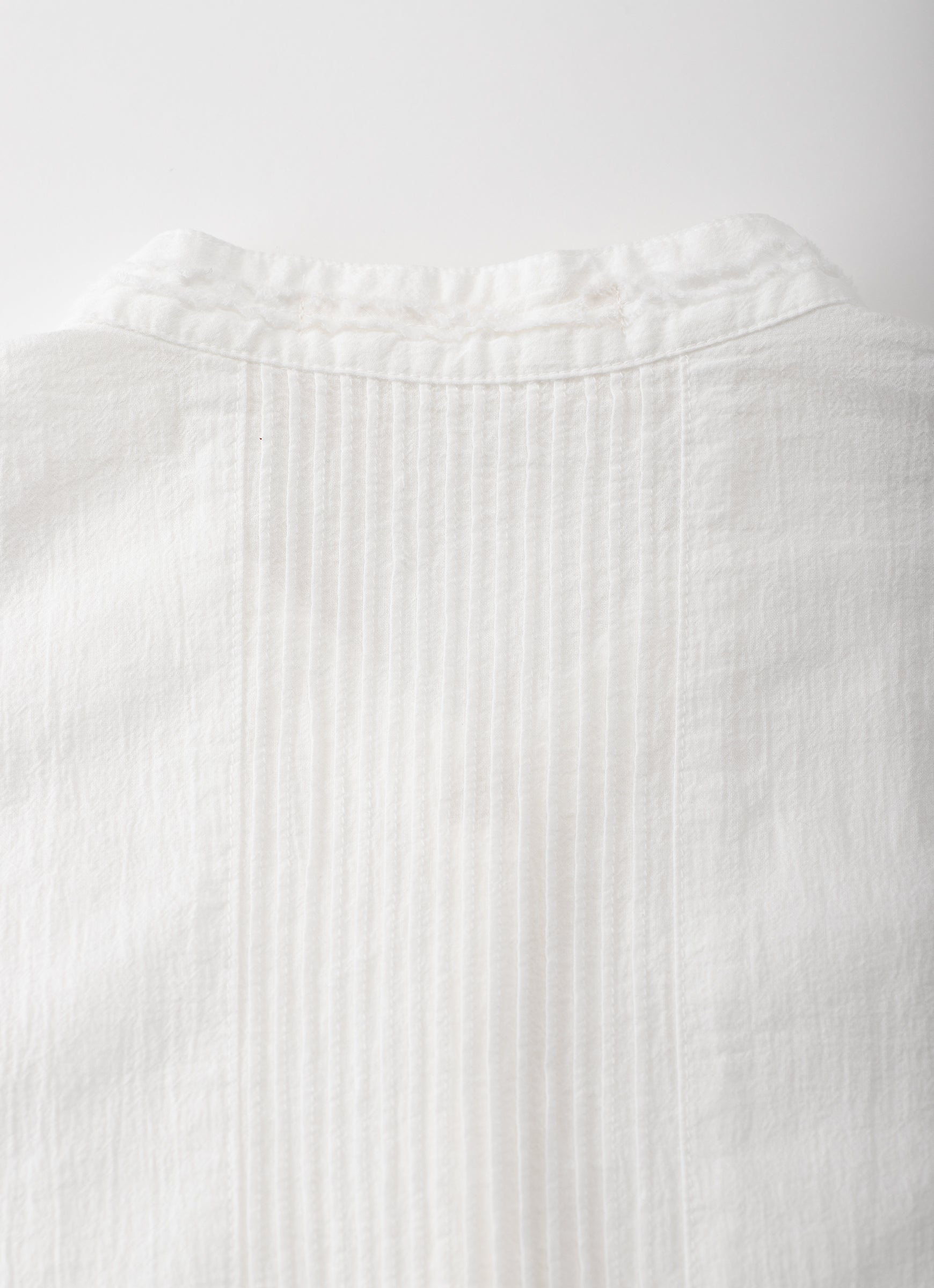 タックブラウス