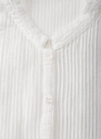 タックブラウス