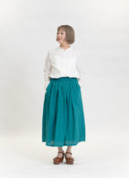 タックブラウス