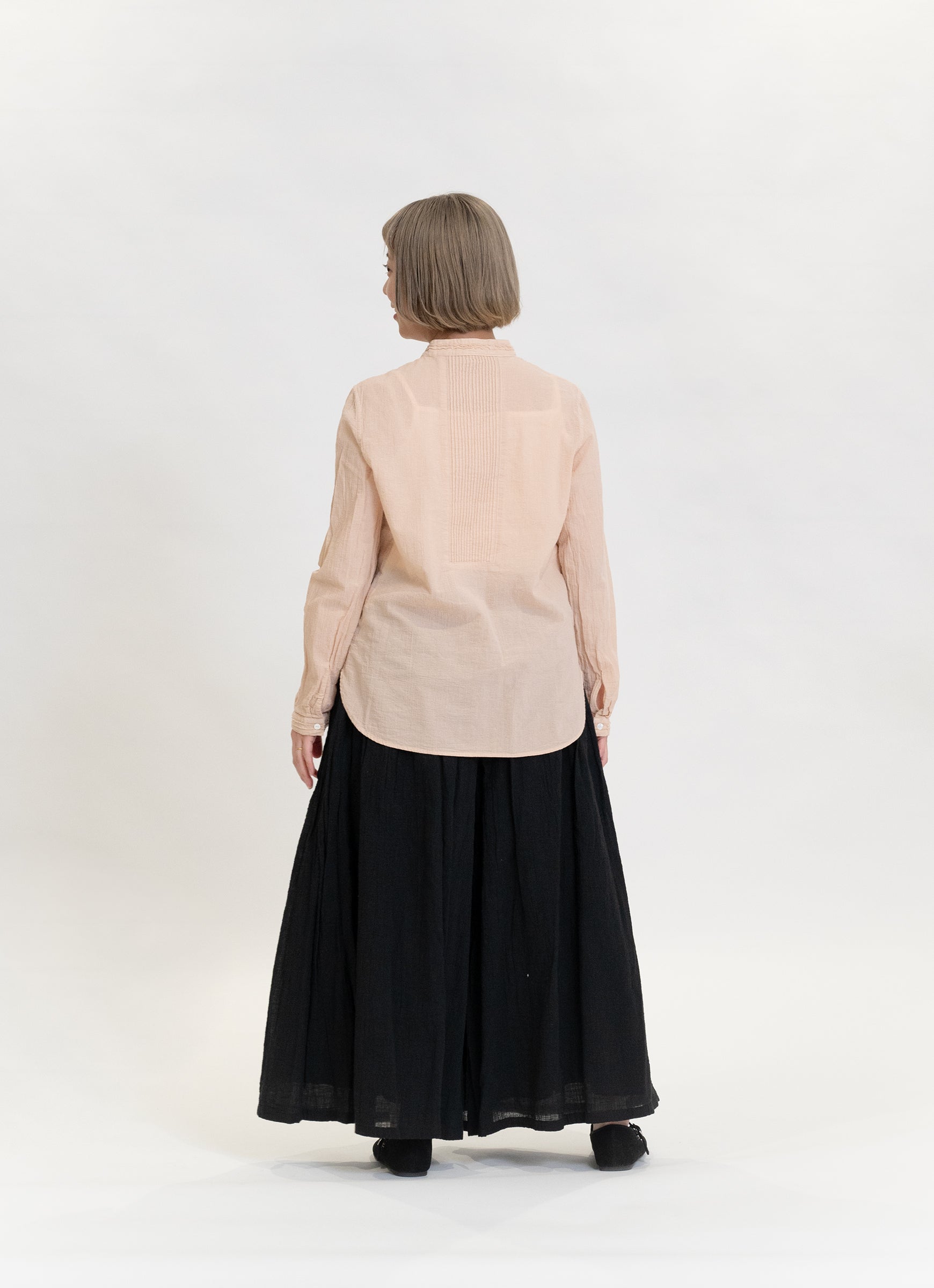 タックブラウス