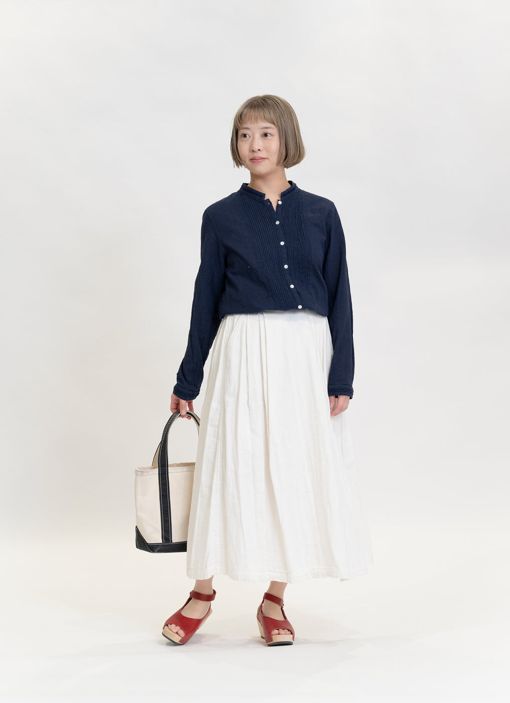 タックブラウス