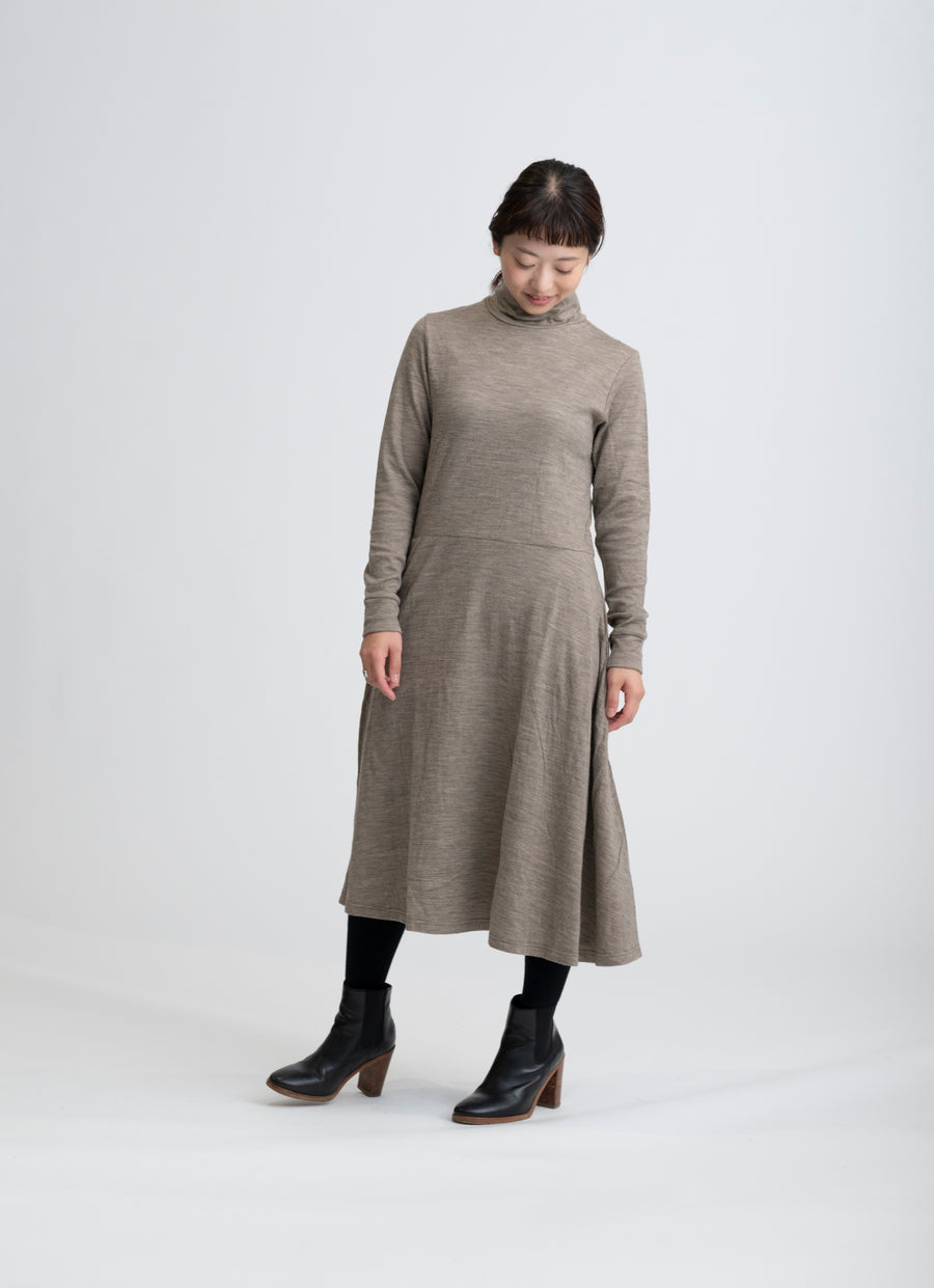 【在庫限り】ウール×コットンハイネックワンピース（旧品番）