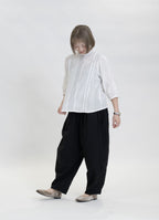 レースバックボタンブラウス