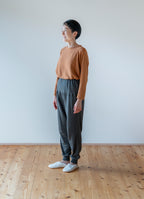 シルク混なめらかリラックスパンツ