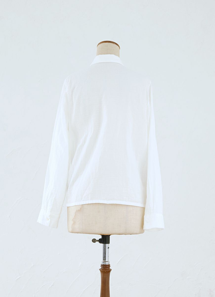 ラウンドカラーブラウス