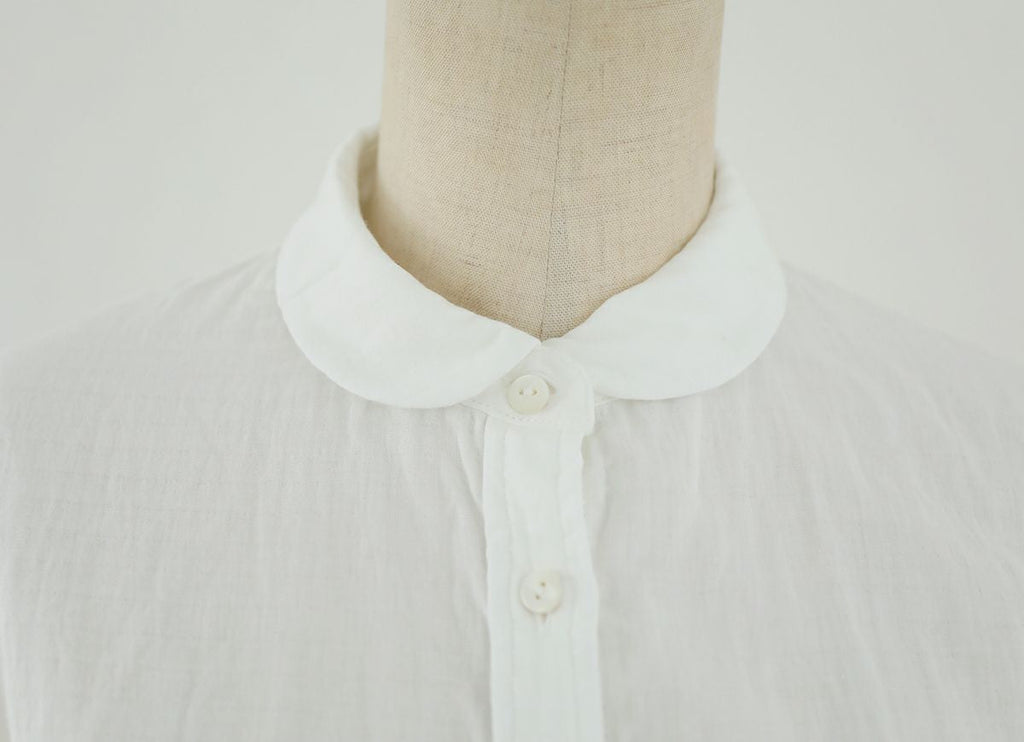 ラウンドカラーブラウス