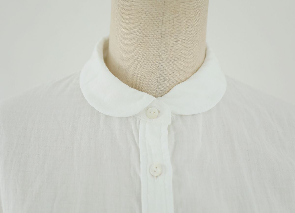 ラウンドカラーブラウス